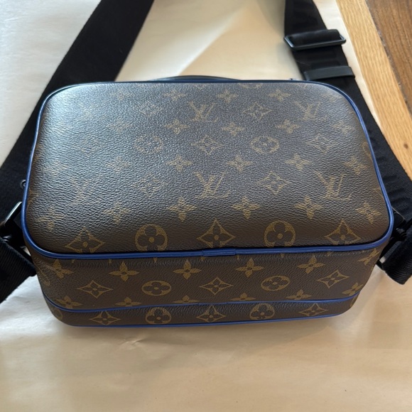 Louis Vuitton S Lock Trail Messenger Bag electric blue - Picture 5 of 6